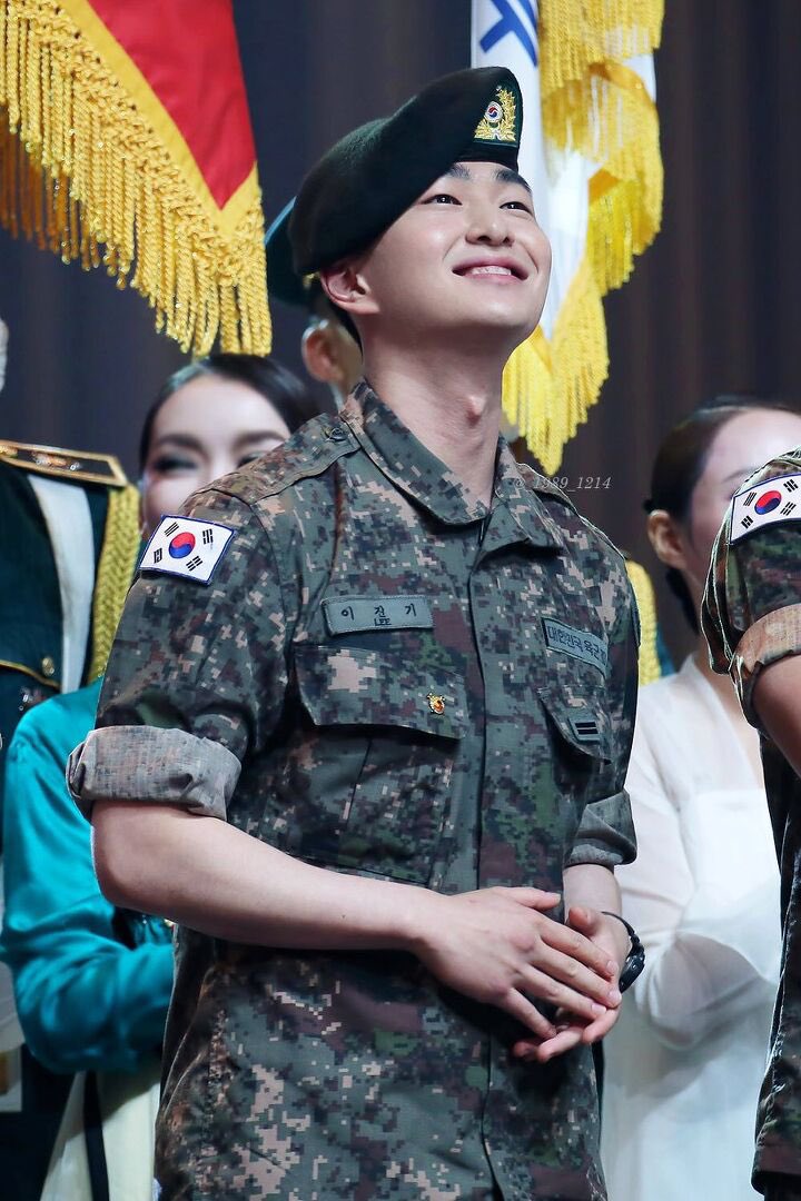 omggminho's tweet photo. 수고했어 축하해 ❤️🎉 https://t.co/GDz5PjhVwi