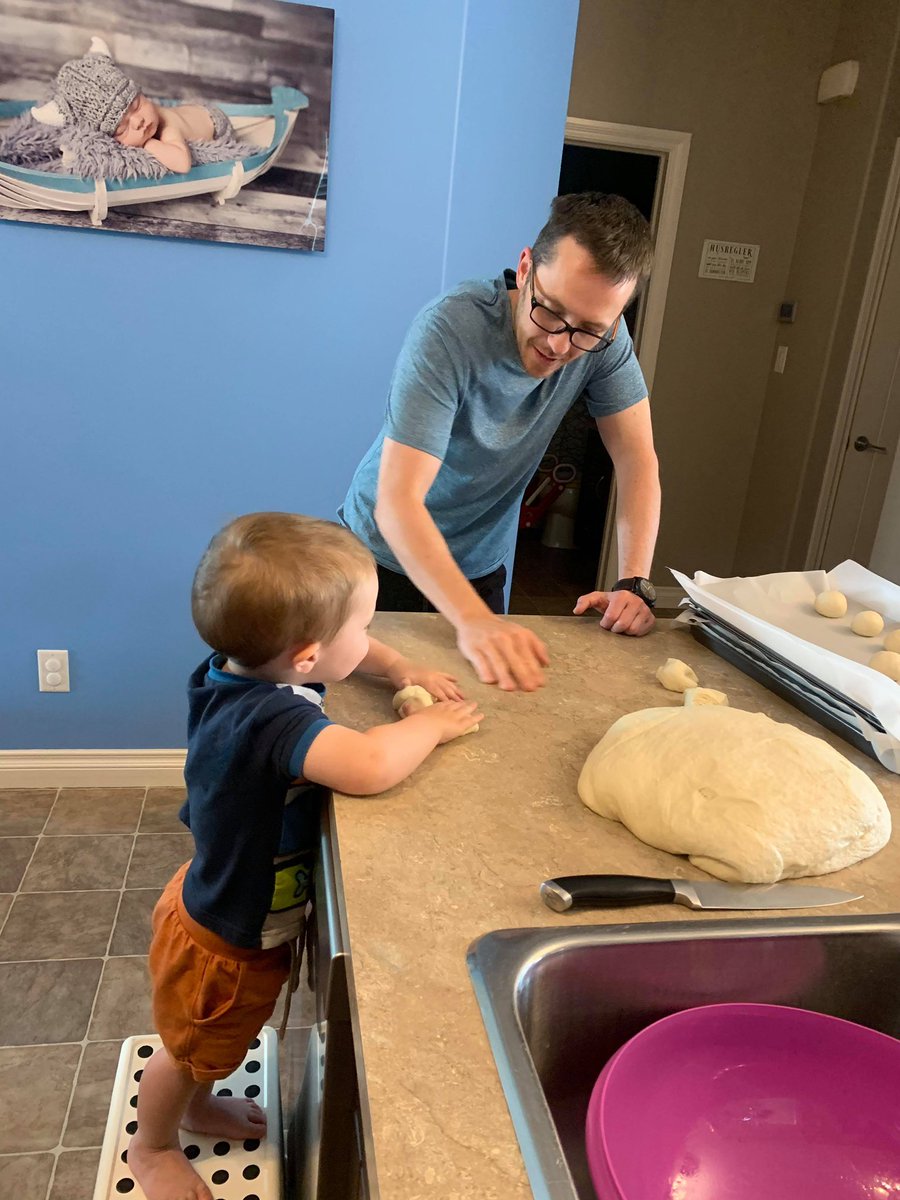 va6aka's tweet photo. Gotta teach them young😁 loves to help, can’t wait for the day he’s actually helping😂 #baking #vacation #futureham https://t.co/e8ZzCAqr71