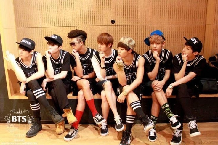 yng_jvngwn's tweet photo. BTS 7                                VS            BTS NOW
years ago
#BTS77 #BTS_twt https://t.co/JY6LIUW1Ys