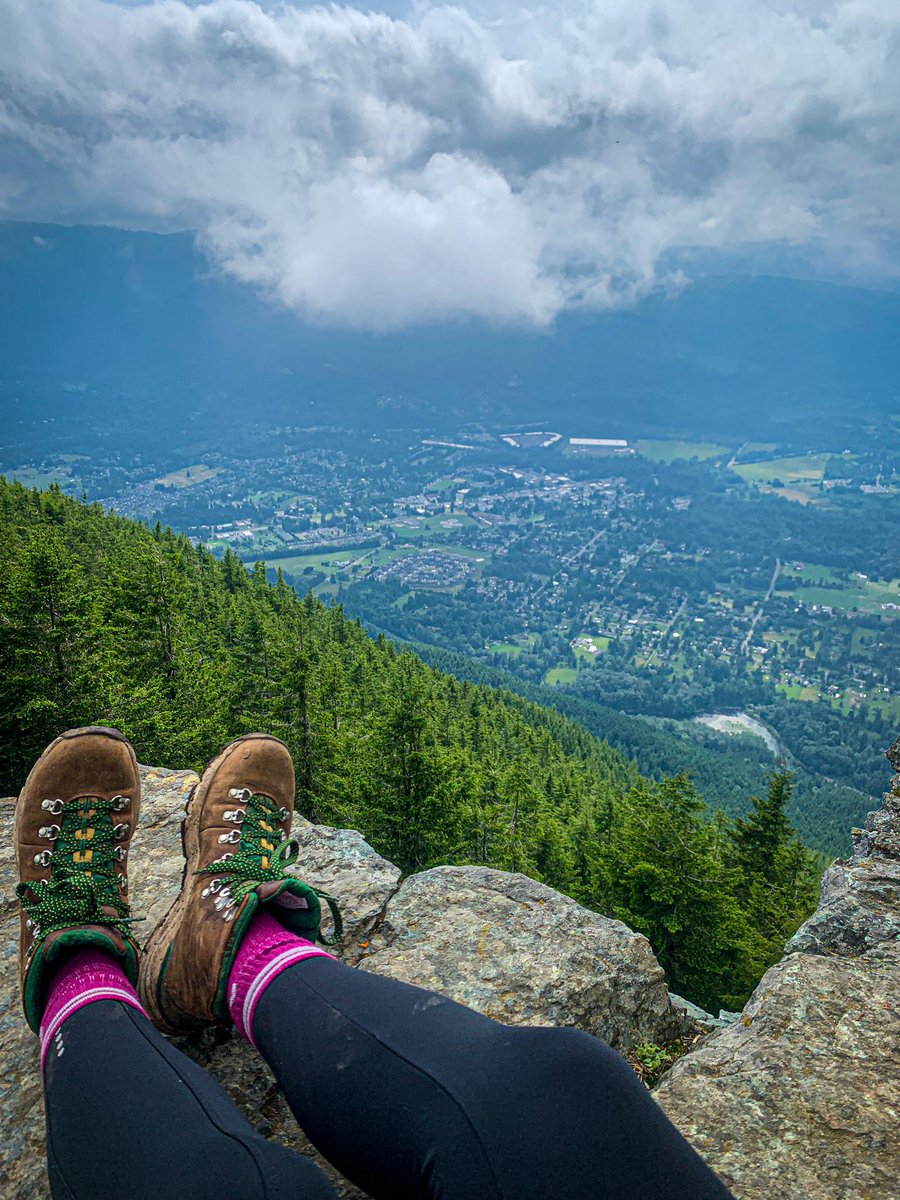 Kati_Explores's tweet photo. Tbh, I’m only here cuz of Twin Peaks... #MountSi #PNW #WashingtonState https://t.co/cwExmMezPw