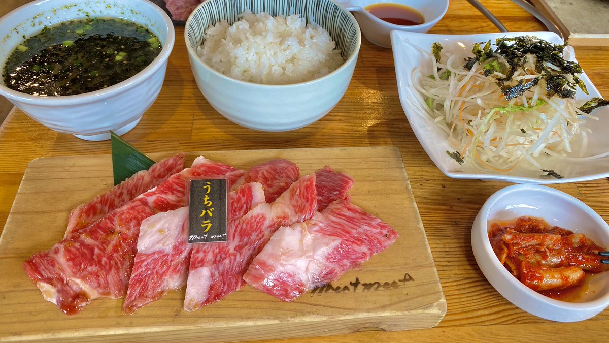 あいた Yamagata 山形でおしゃれで美味い焼肉ランチが食べたいなら 炭火焼肉meat Meet がオススメ 山形県山形市にあるこちらのお店のランチは 美味い上にボリューム満点 また 悩ましいほどメニューが豊富 店内はカジュアルモダンな雰囲気なので