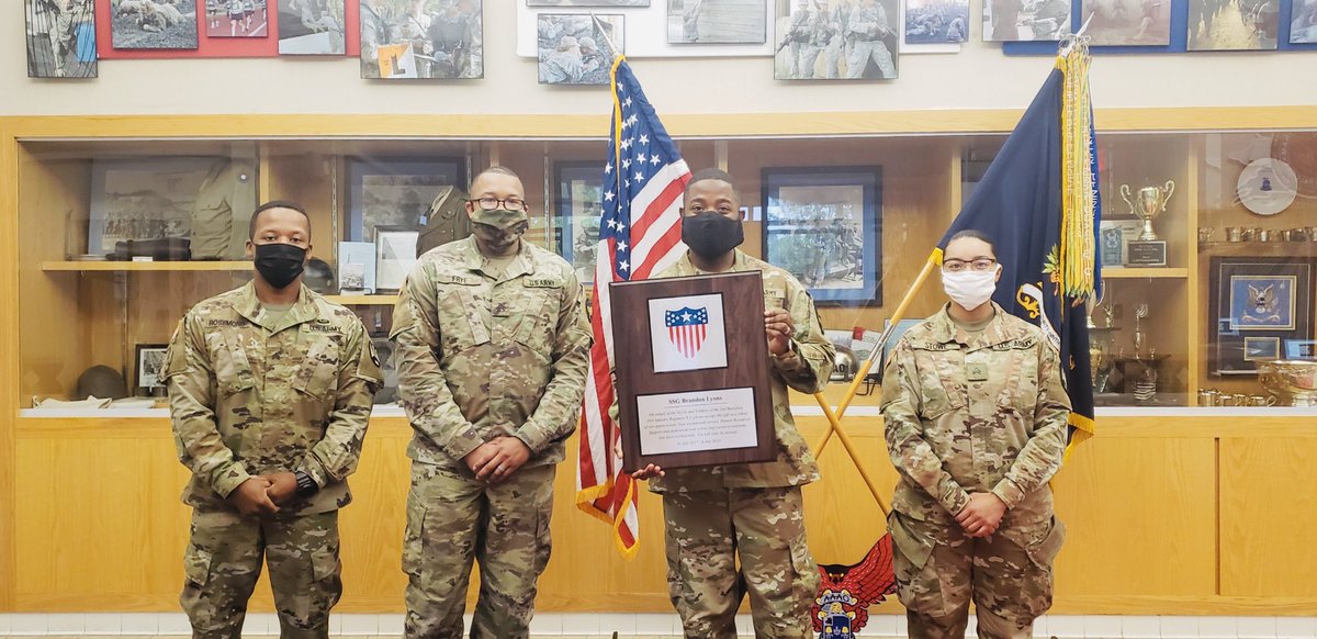 2_39IN's tweet photo. I had to say goodbye to one of the most competent, compassionate, and dedicated Human Resource Professionals I’ve ever worked with today. He made our team so much better. I’m going to miss you SSG Lyons. You are going to rock your next job. 🇺🇸🍀#VictoryStartsHere #AAAO #AGCorps https://t.co/gtLlV0zpXH