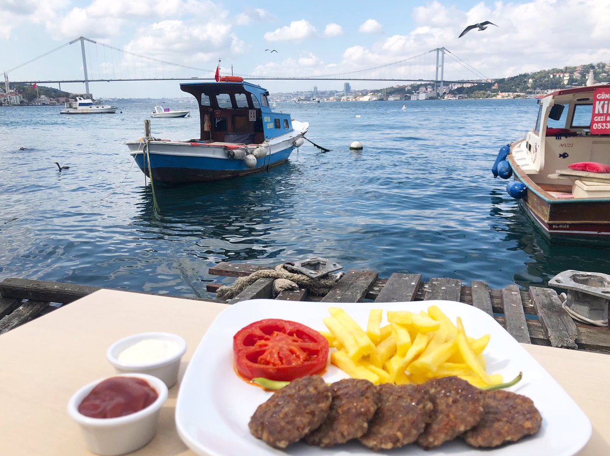 Akçaabat Köftesi’nin en lezzetlisi bizde 😋 <a href="/cemilustatr/">Cemilusta Restaurant</a> farkıyla 👍🏼