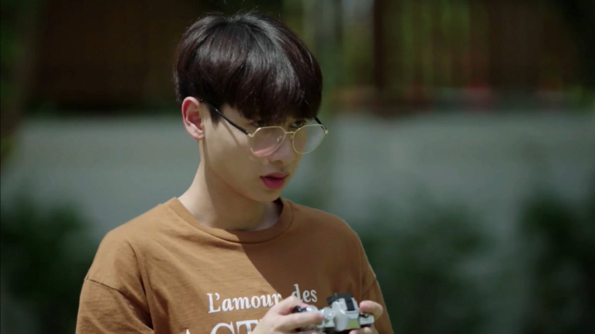 ty_tae_ss's tweet photo. น้องกันเหมาะกับชื่อทีเร็กซ์มากเลยอะ ละลุคใส่แว่นคือ แบบบ ... ฮือ ดี ดีมาก ทีเร็กซ์ของพี่ 🥺#กันอรรถพันธ์น่ารักกว่าที่คิด https://t.co/Hc2uz27EYa