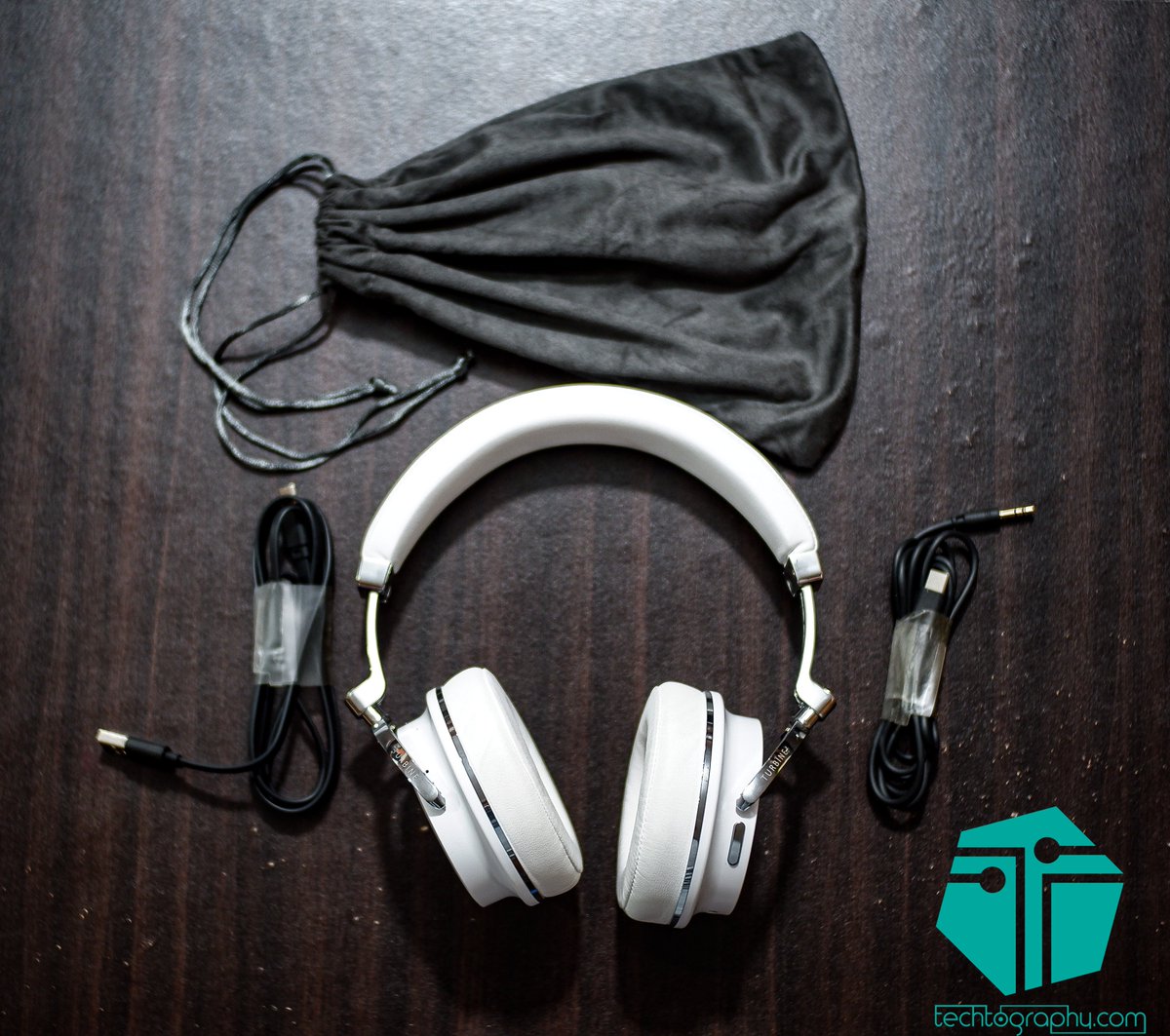 Techtography1's tweet photo. Bought the Bluedio T4S...we took it for a spin for 1 week we're releasing our review soon! 
#HeadPhones #HeadSets @Bluedio_Page https://t.co/v7HFOhbRs1