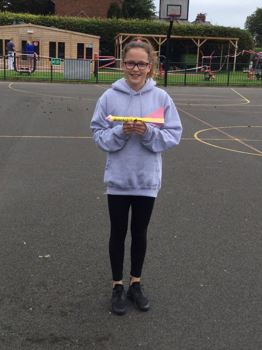 WellfieldMiddle's tweet photo. Some incredible air rockets made by Y8 yesterday. Well done to Ania, Rosie, Archie and Ellie whose rockets travelled the length of the yard! π #airrockets #WMSLovesScience #greatfun https://t.co/NNjMGcQGsO