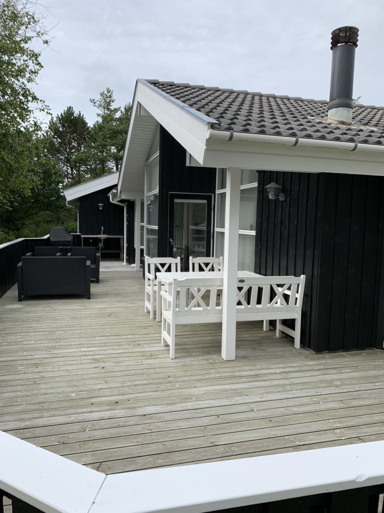 moelhoej's tweet photo. Skal du have dette lækre sommerhus i Tversted Skagen Nordjylland? Der er interesse lige nu! #tversted #sommerhus #tilsalg #sommer #ferie #Danmark God sommerferie ❤️🇩🇰😎👍 https://t.co/htFfnao5nz