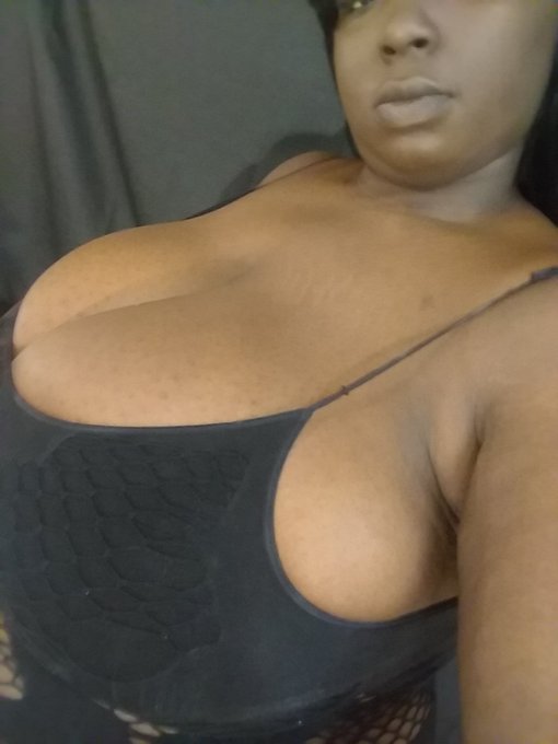 ChocolateWhips🔞 - Now online https://t.co/yEH3Zrn3XD #BBW #tits #ebony #nsfw #RT #xxx #camgirlz #porn #pussy #Follow https://t.co/nMiTnX6Fzq