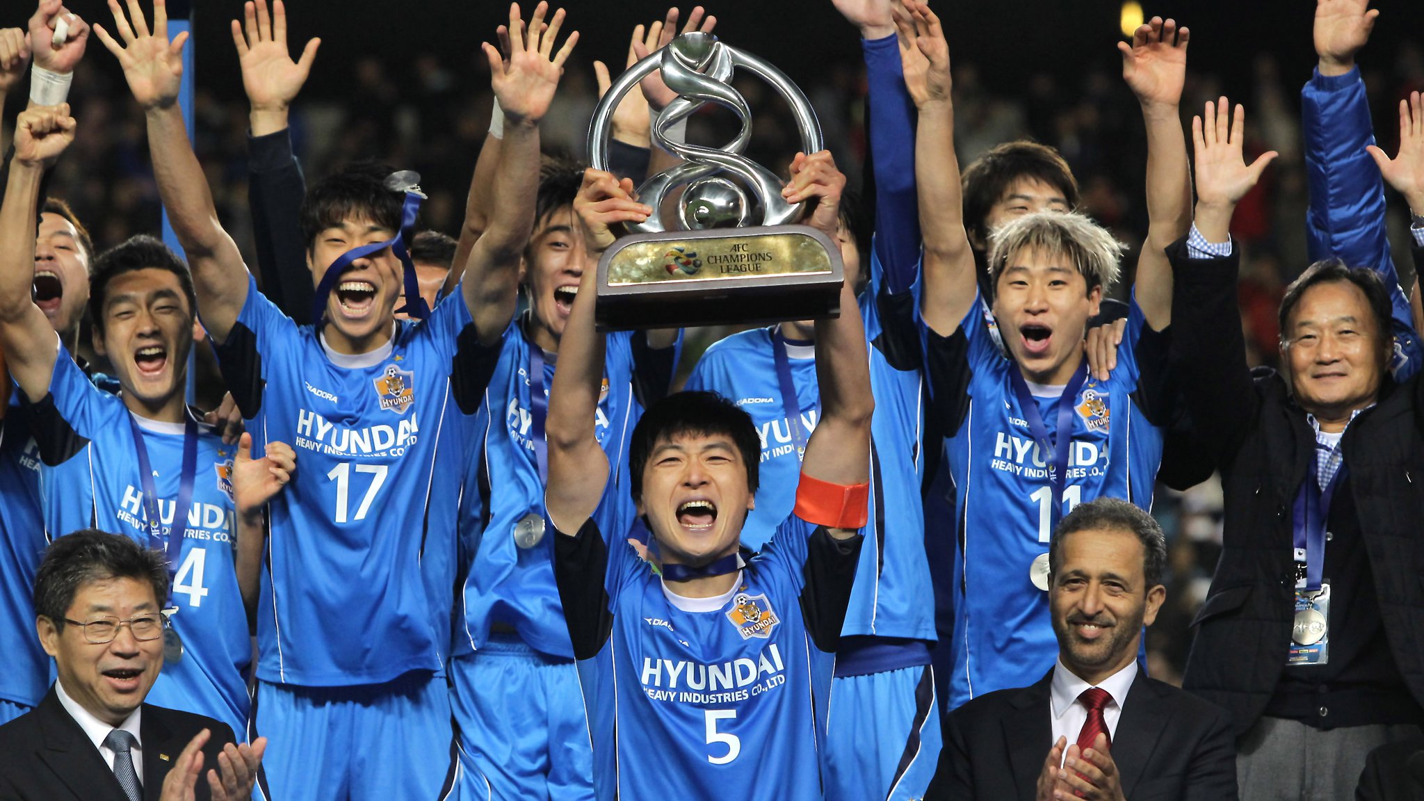  Happy Birthday, Kwak Tae-hwi!

2  0  1  2    | | 