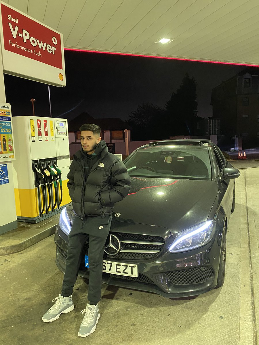 azzytrimz's tweet photo. People asking what we doing this summer?
Working. That’s it. This whole year is grind mode. 
Sacrifice a year to gain a lifetime🐺
إِنْ شَاءَ ٱللَّٰهُ, https://t.co/4XvV81rDao
