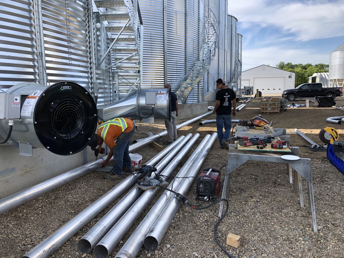 heinjehofer's tweet photo. #JDJFARMS project coming along nicely #Valleyagroservices  #Necodryer #Walingablower #Brocklegbin https://t.co/gXwVVxrN8w