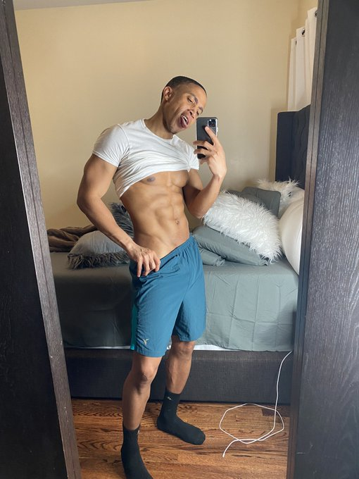 Quennell18's tweet photo. 🥴🥴🥴 Dusse 😩 https://t.co/w4i2VF3dNJ https://t.co/2RZXOqr0nt