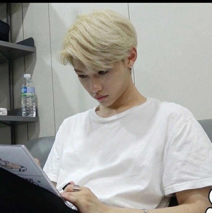 thinking about jilix (@jilixsloops) on Twitter photo 