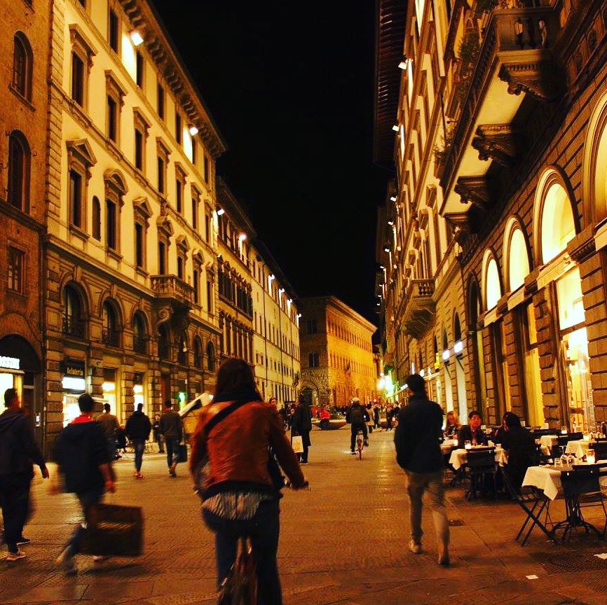 sheshadotme's tweet photo. Streets of Florence!!!
#misstraveling #missgoingout #wednesdaymorning https://t.co/fGtyUFUxHg
