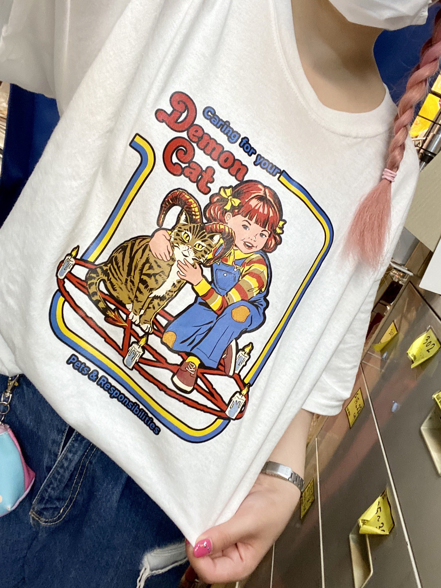 ヴィレッジヴァンガード西葛西 ストレンジキッズシリーズ 半袖tシャツがドドーっと入荷 サイズはm L Xlの大きめをご用意 150センチのスタッフも愛用 Lサイズをゆったり着てます 1800 Tax 安 T Co Tfhmbp1tsz Twitter
