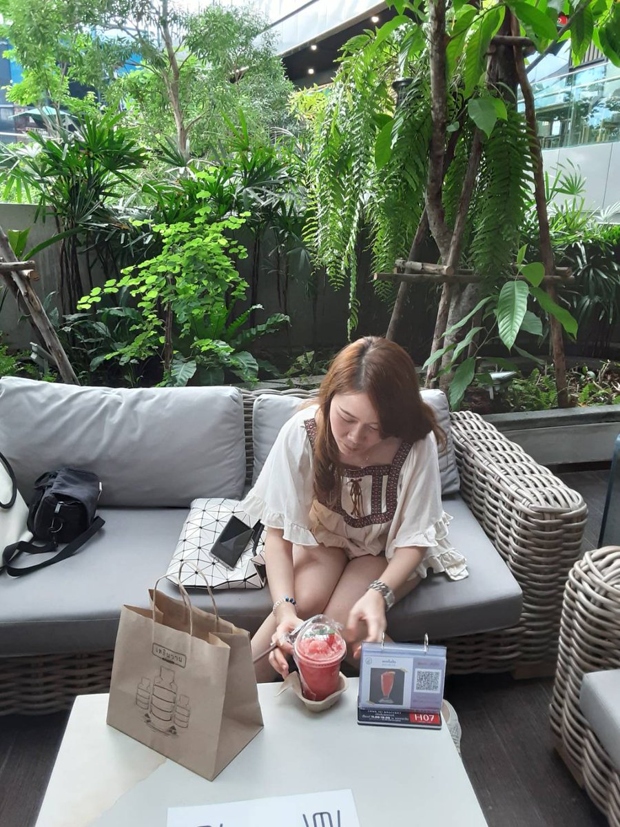 101TDPK's tweet photo. True101 ยกระดับความสะดวกสบายให้กับเพื่อนๆด้วยบริการ Delivery ในโซนพื้นที่ส่วนกลางภายใน True101 จะนั่งเล่นหรือทำงาน แค่ยกโทรศัพท์สแกน QR CODE สั่งได้เลยตั้งแต่ 11.00 - 19.00 น. พื้นที่ให้บริการหลัก 3 จุด ได้แก่ 101 Garden  ชั้น 3 ,101 Sky line  ชั้น 2 และHillside town สั่งเลยยย https://t.co/I1Wfaiwuwm