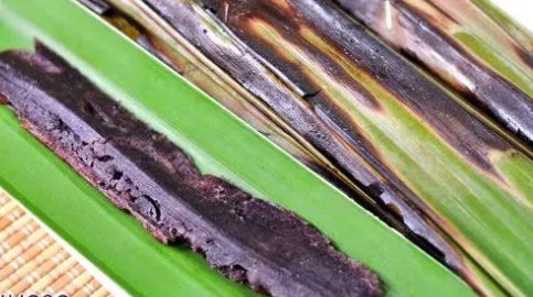 Khanom Jark a Thai Dessert or Snack 😋 Mustry when you visit #Thailand  
.
.
.
👉 samslodge.com
.
.
#KhanomJark #thaiDessert