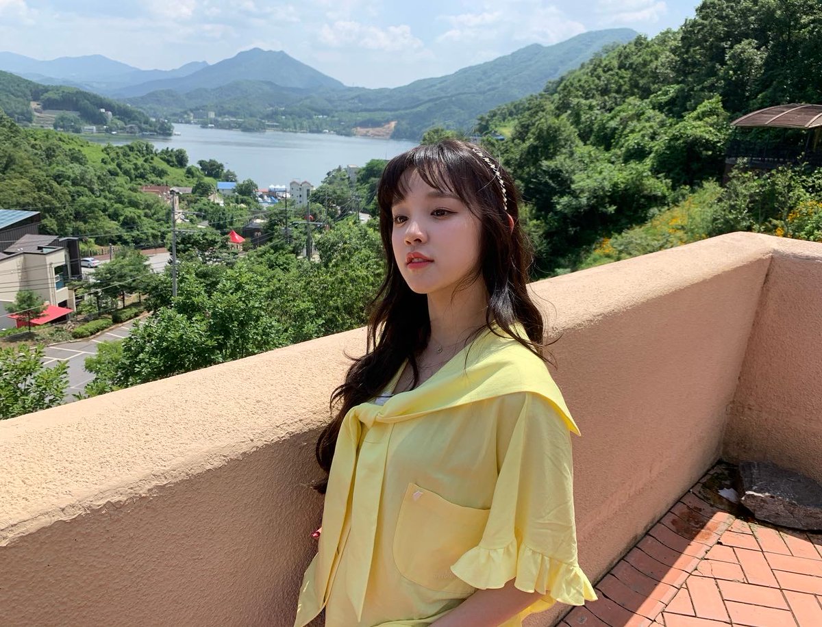 official_i_dle's tweet photo. [#우기] Thank you for all the love for i’M THE TREND ❤️💜 https://t.co/si1lBMKEBl