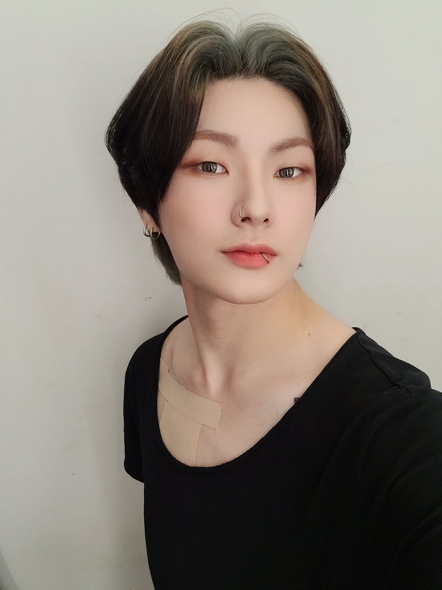 NewWorld_VICTON's tweet photo. (#한세) 앨리스 다들 점심식사는 하셨나요~?😙 https://t.co/U69VzqPV3W