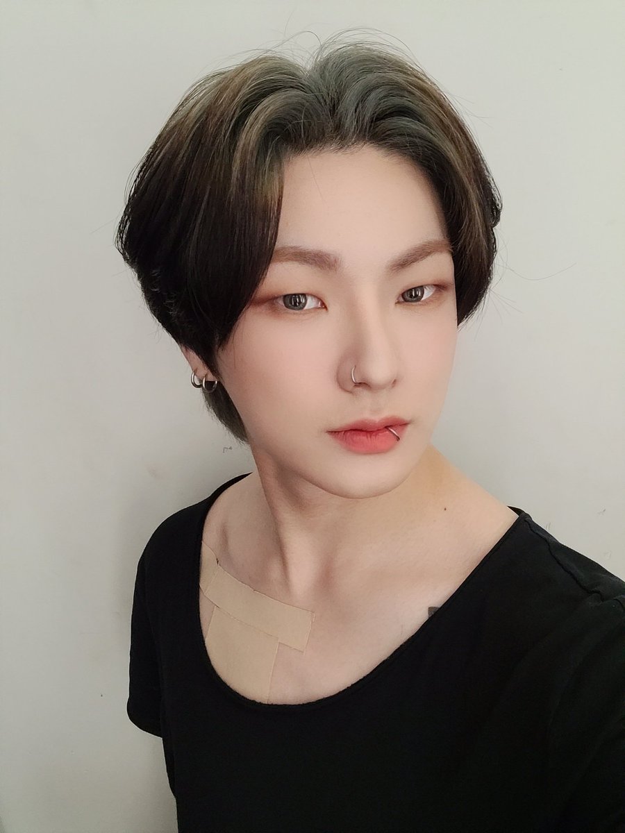 NewWorld_VICTON's tweet photo. (#한세) 앨리스 다들 점심식사는 하셨나요~?😙 https://t.co/U69VzqPV3W