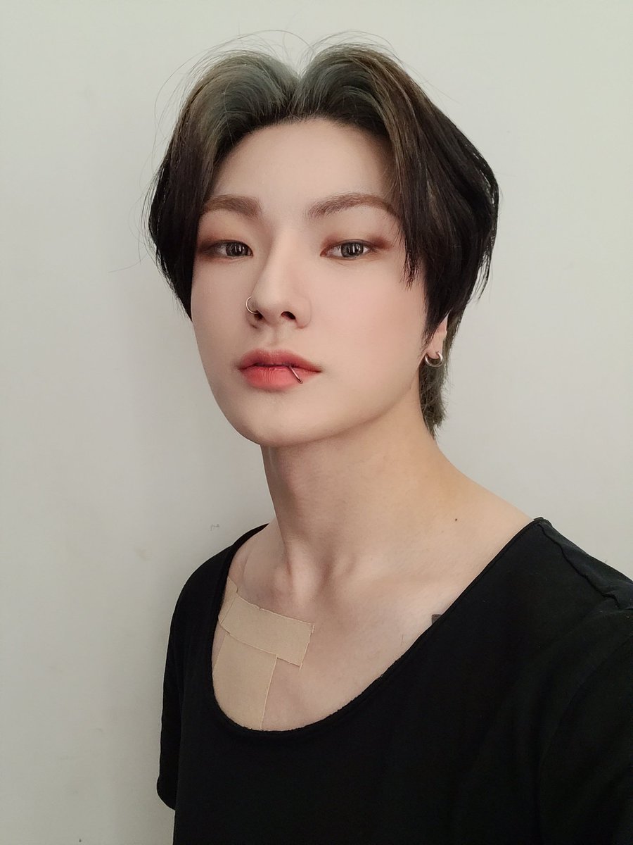 NewWorld_VICTON's tweet photo. (#한세) 앨리스 다들 점심식사는 하셨나요~?😙 https://t.co/U69VzqPV3W