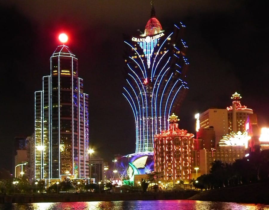 MonacoLife_'s tweet photo. Inside Asian Gaming with Andrew Scott
We take a closer look at Macau, a region which generates more revenue from gambling than anywhere else on the planet, and Monaco’s connection to the Asian market....
#monaco #monacolife #monaconews #montecarlo #monacol https://t.co/ETCfA55NdL https://t.co/mdIeBWWVs4