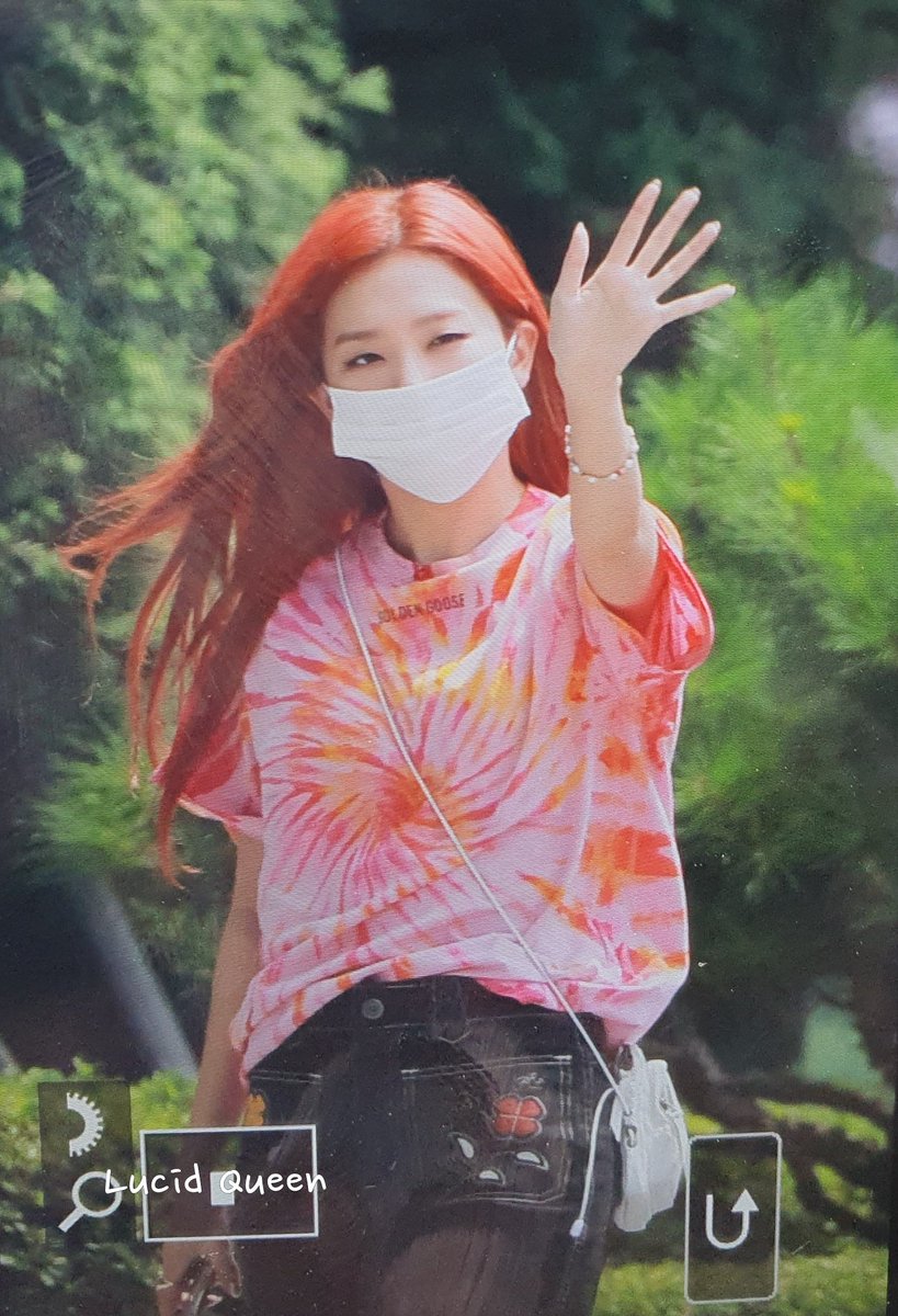 LucidQueen0210's tweet photo. 200708 컬투쇼 프리뷰
보고싶었어 ㅠㅠ
#RedVelvet_IRENE_SEULGI #레드벨벳_아이린_슬기 #SEULGI #슬기 #RedVelvet #레드벨벳 #Monster https://t.co/A81pyerRrP