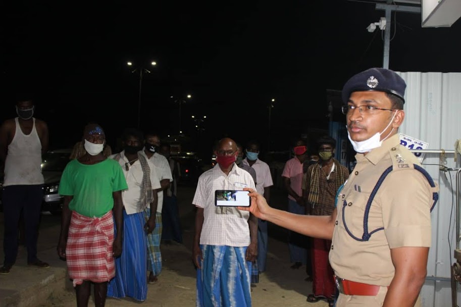 aravindhanIPS's tweet photo. Launching Instant Responder to Improve Social distancing   ( IRIS ) in Thirumazhisai market. The device will ensure social distancing among public by generating warning sound on the spot. More such devices will be kept in areas prone to crowding
#SocialDistancing 
#COVIDー19 https://t.co/e7e71zy0Fd