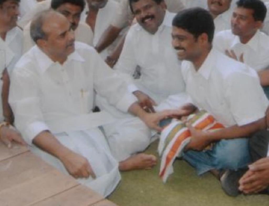 DrMHarikrishna's tweet photo. I grew up admiring him &amp; when I met him during my PG days he left an indelible impression on my life, as he did with millions of people. 

He inspired in us the sensitivity &amp; the courage to face adversities with equanimity in the struggle for a better society.
#LegendYSRJayanthi https://t.co/KQGJ2Sim2w