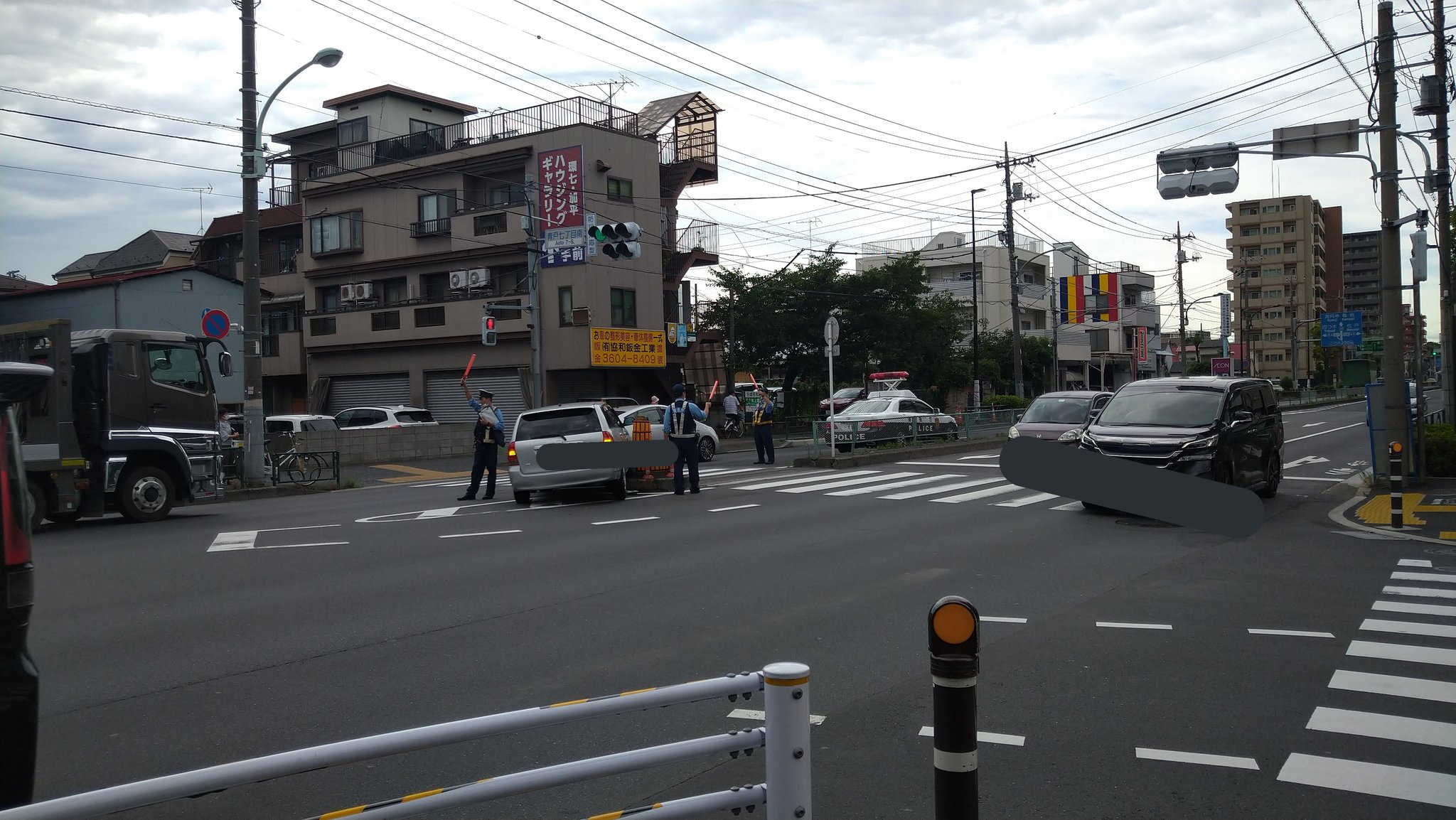 画像 環七の青砥橋渡る時 渋滞しててmtの坂道発進続きは地獄だったなの やけに渋滞してると思ったらエイトとアクセラの止めてある駐車場の出た所の中央分離帯にフィルダーが まとめダネ