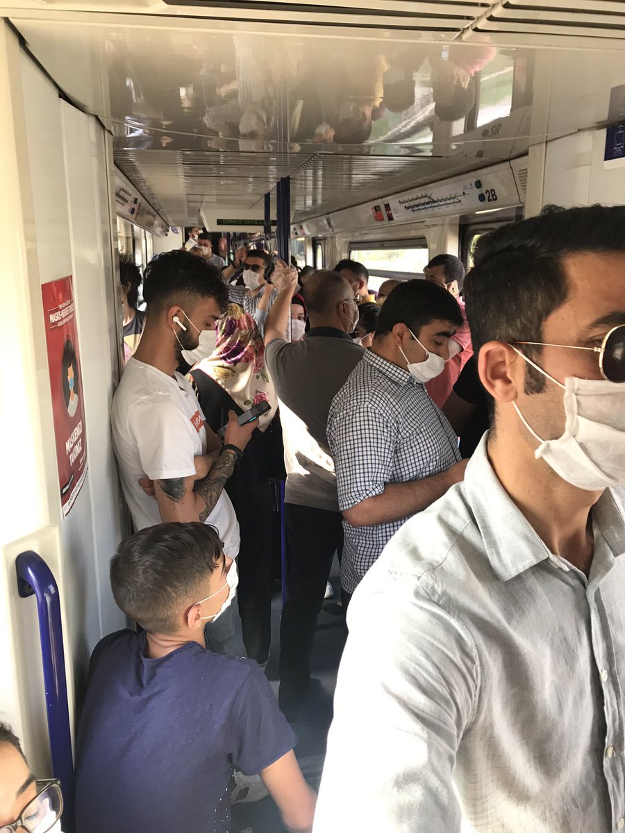 er_yil_'s tweet photo. Gaziantep’te sıradan bir sabah tramwaylarda sosyal mesafenin “0” olduğundan devlet büyüklerimizin bilgisi var mı ? Yoksa Allah umuduna mı yaşıyoruz? @gul_davut @FatmaSahin @drfahrettinkoca @RTErdogan @abdulhamitgul https://t.co/xIqZ1XeNtT