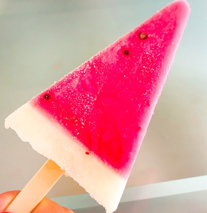 スイカバー好きな人ー？♡  メロンバーの方が好きな人ー？♡♡ https://t.co/4ReCmb3fKz<a href="/tag/%E4%BA%BA%E5%A6%BB"class="tags"><span>#人妻</span></a><a href="/tag/%E3%83%88%E3%82%A4%E3%83%AC"class="tags"><span>#トイレ</span></a>