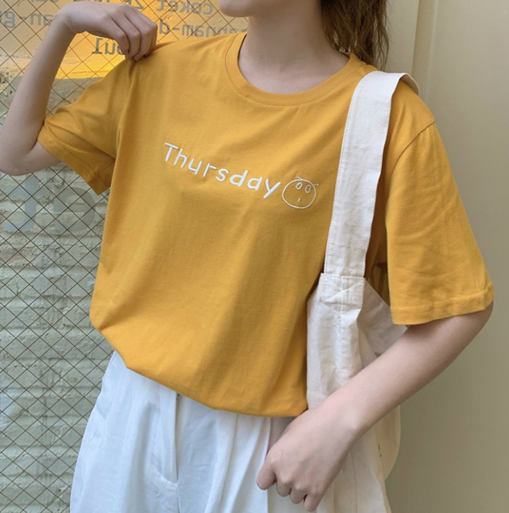 Wear_Blossom's tweet photo. [당일발송]

🗓️7색 이모티콘 일주일 티셔츠🗓️

월요일부터 일요일까지 영어 레터링과 이모티콘이 새겨져 있어, 일주일동안 하루하루 입기 좋은 반팔티에요🙆‍♀️

어떤하의와도 가볍게 매치해 데일리로 즐기기 딱이랍니다🥰

🚀소량!당일발송으로 빠르게 받아보실수 있답니다🚀

✅https://t.co/7sufL2AJGI https://t.co/TDTPNnSsIL