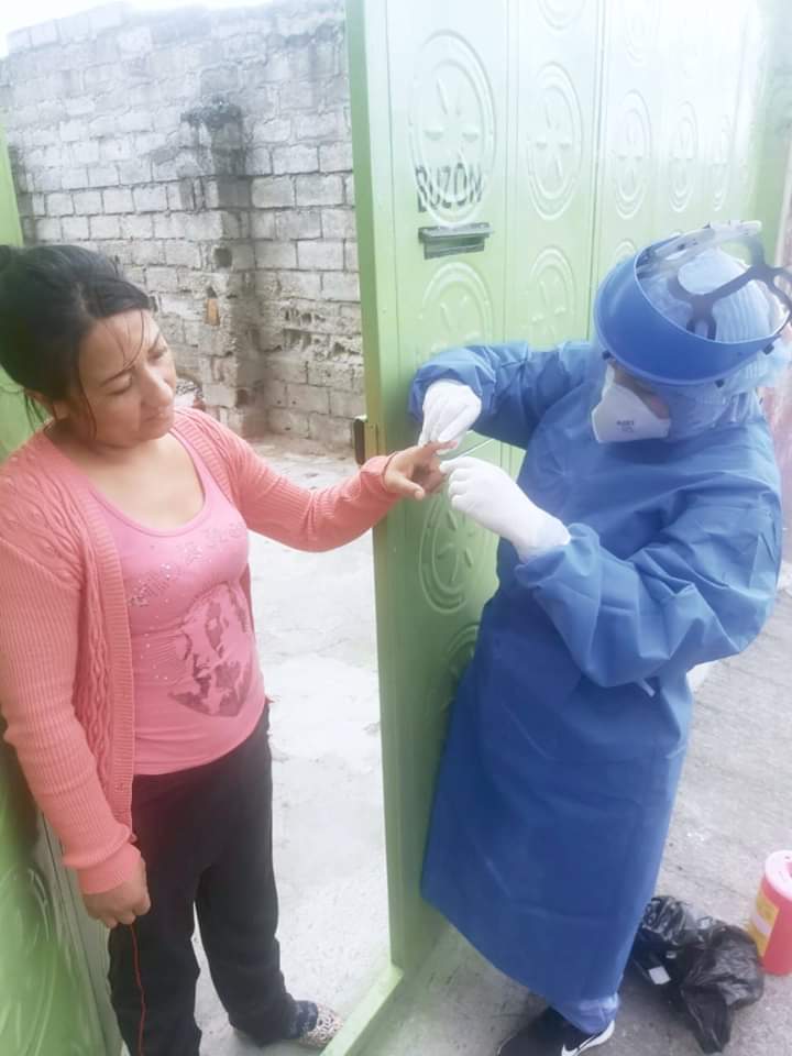 ColegioTaps's tweet photo. ● Distrito 17D07
● Comunidad Chillogallo - La Ecuatoriana
TAPS realizan arduas jornadas de tomas de muestras rápidas de Covid 19 en varias Comunidades donde existe mayor prevalencia del virus, un trabajo coordinado con el INEC - MSP.
#TapsEsComunidad
#TapsEnPrimeraLinea https://t.co/pCOY45Vjpi