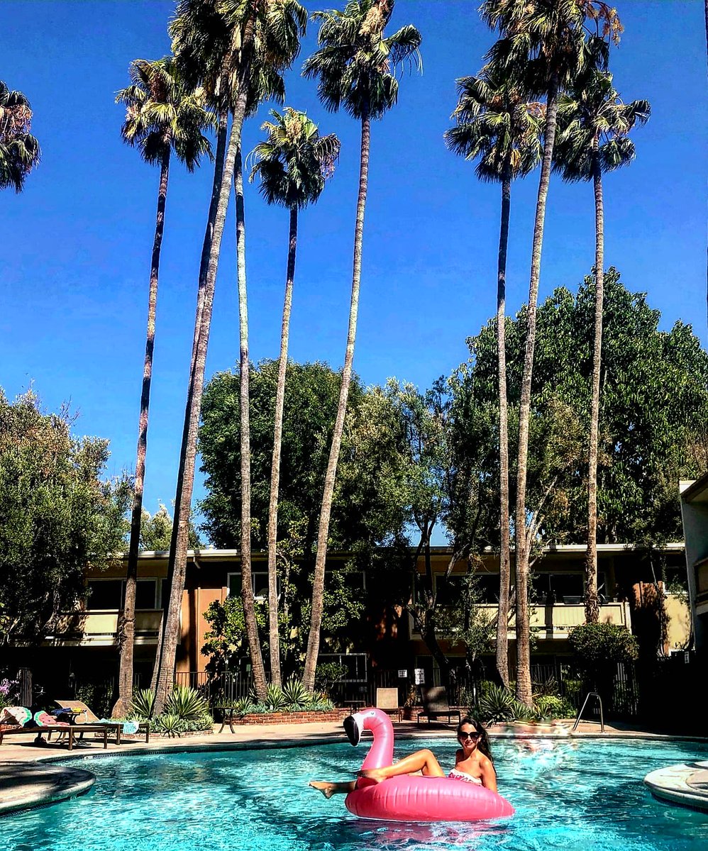 Ma'amCakes tweet media