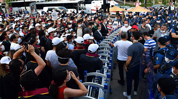 Teklif yasalaşmadan tesciller başladı: ‘Projeden vazgeçin’ bit.ly/3gDmBOB