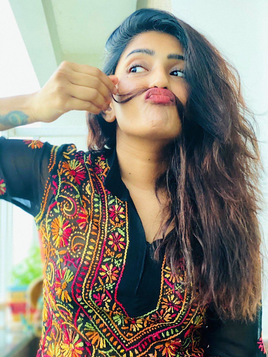 Ragalahari's tweet photo. It was a simple look, but she totally rocked it!🥰😘
@YoursEesha looks simply fab👌❣️
#EeshaRebba #SimpleYetBeautiful #Goregous #Ragalahari https://t.co/ifONUIFugH