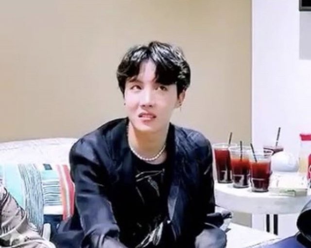 Mandi_twt's tweet photo. @eatvope This is a whole insult to Singularity https://t.co/uIYCN1K0J6