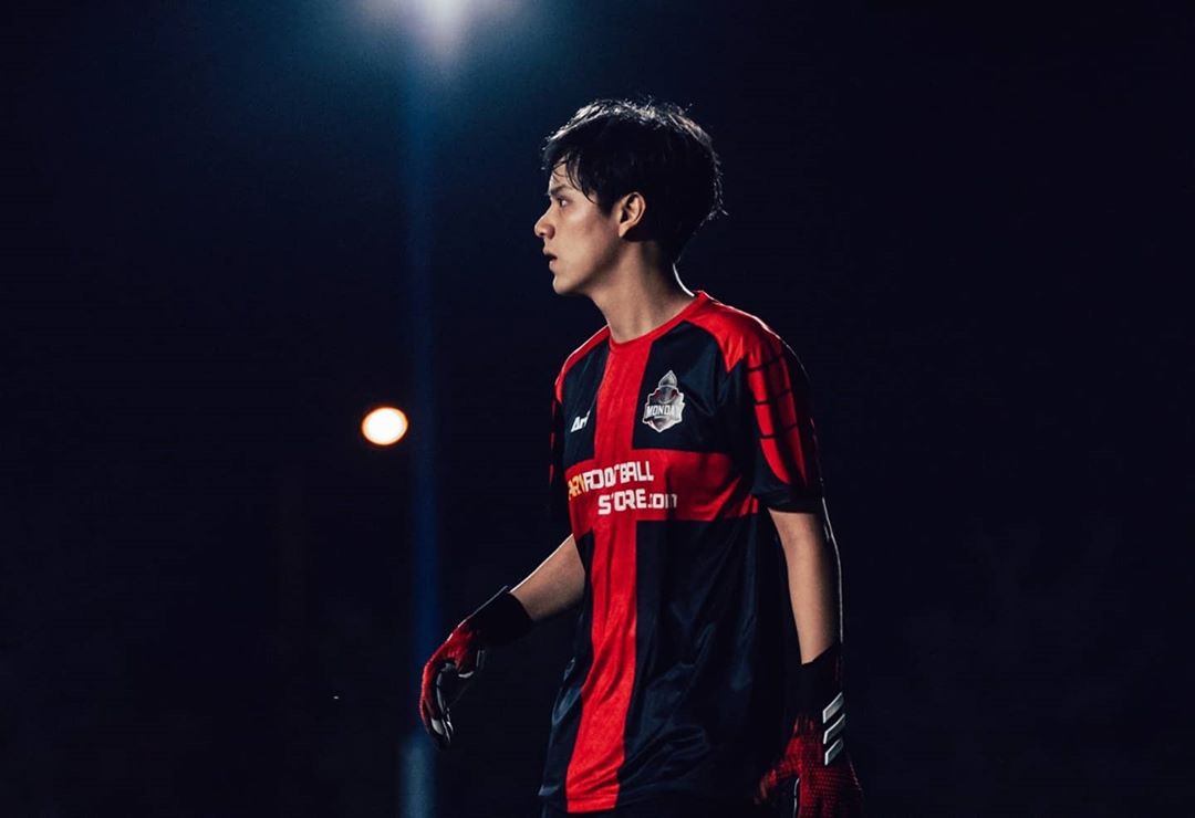 nanon_diary's tweet photo. [080720] mondayknights_fc IG post

—
ผู้รักษาประตูคนเดิม เพิ่มเติมคือเท่ขึ้น 🥰

#mynameisnanon
#NanonKorapat https://t.co/PtLlRtRH4X