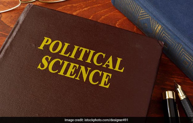 ndtv's tweet photo. CBSE removes chapters on citizenship, secularism from political science syllabus https://t.co/5qZtmVWRns https://t.co/irRBTff1W5