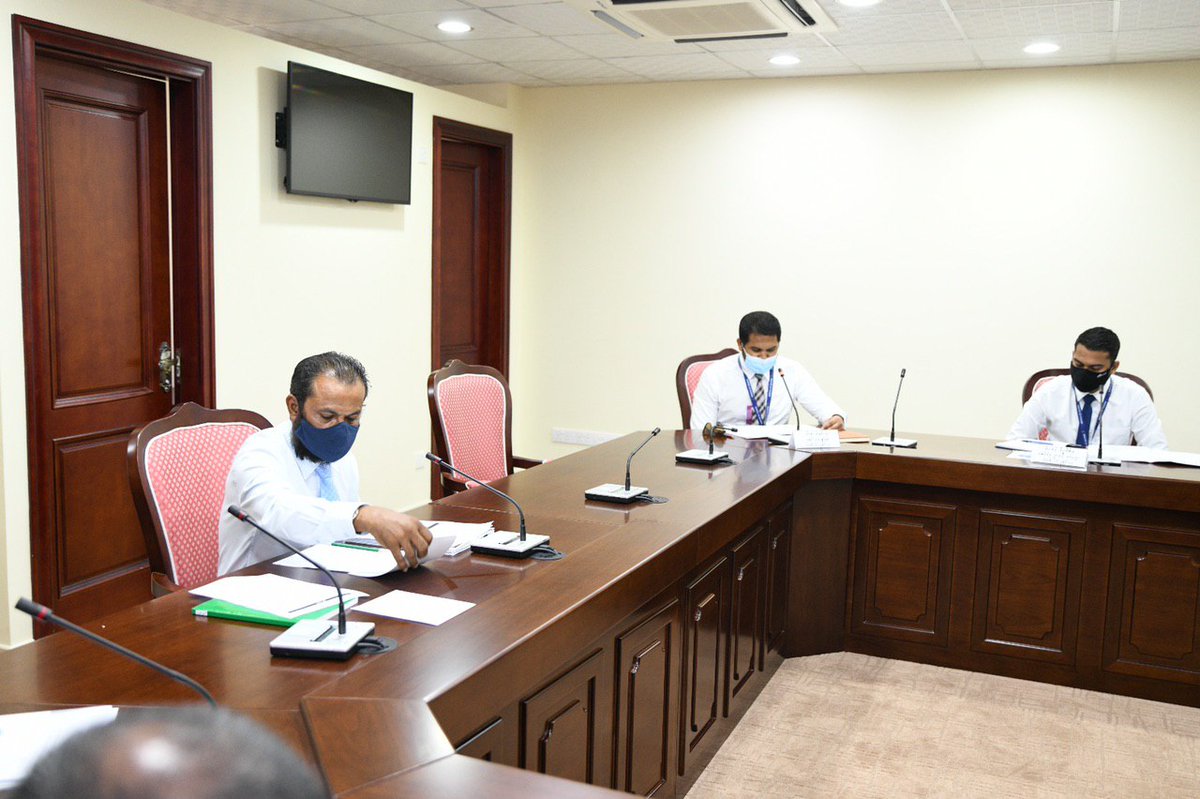 mvpeoplesmajlis's tweet photo. ރައްޔިތުންގެ މަޖިލީހުގެ ގަވާއިދު ކޮމިޓީއިން މިނިސްޓްރީ އޮފް ޓޫރިޒަމްގެ ބޭފުޅުންނާ ބައްދަލުކުރުން https://t.co/wOQmTkJZfw