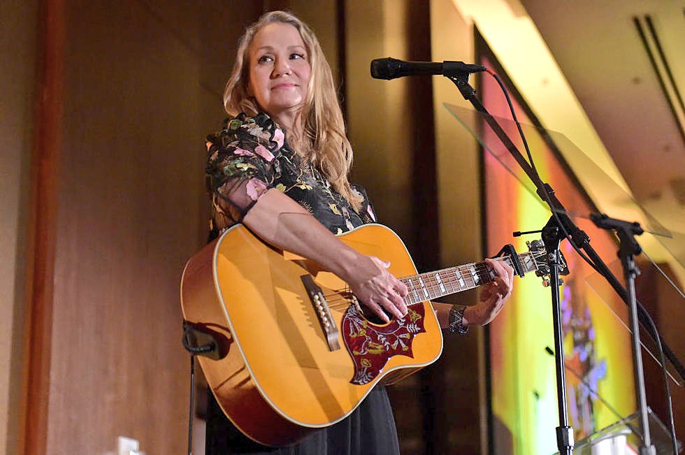 Happy Birthday to American singer songwriter Joan Osborne, born on this day in Anchorage, Kentucky in 1962.    