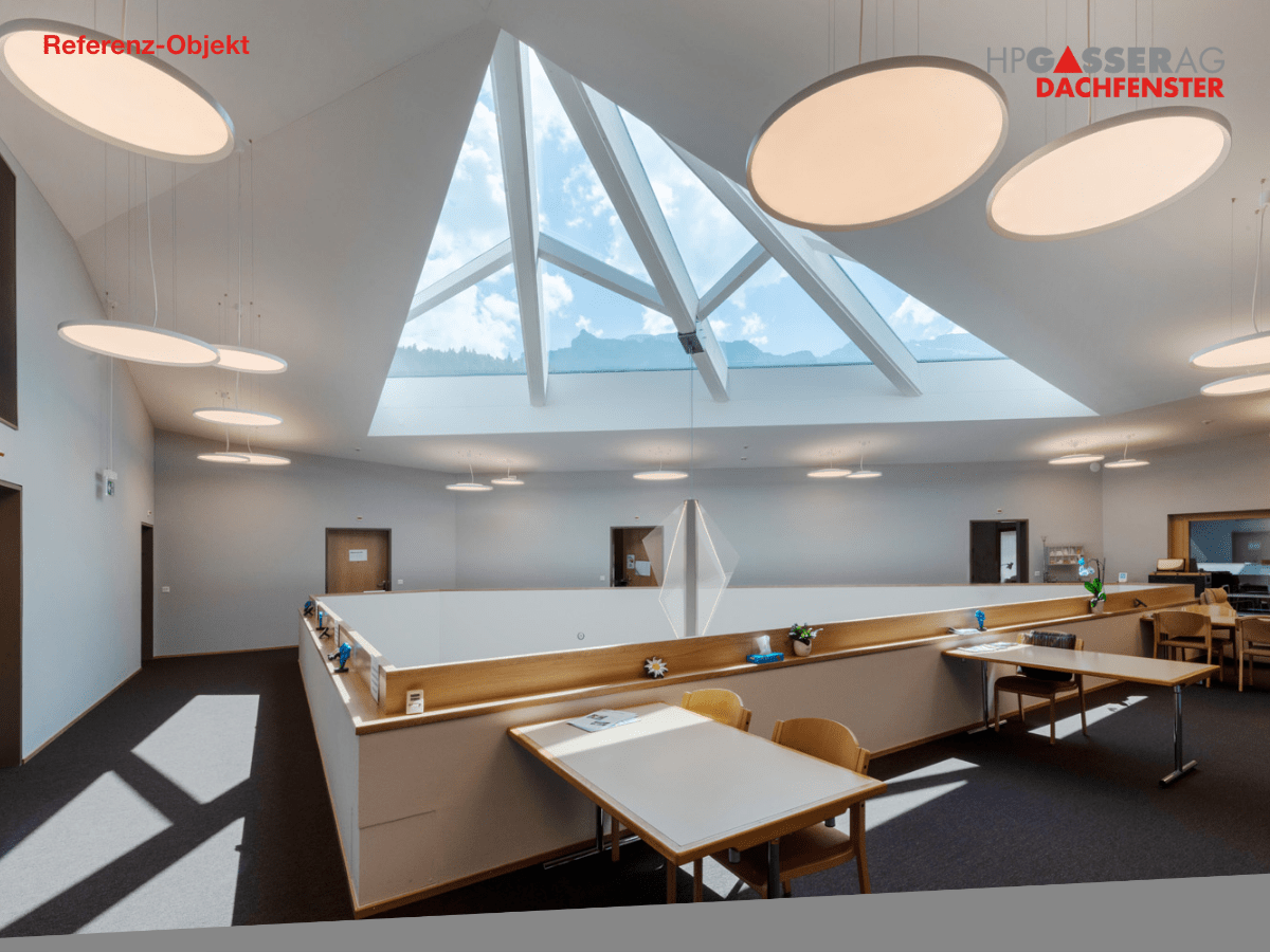 hpgasserag's tweet photo. Wie der Erweiterungsneubau am Senioren- und Pflegeheim zum wahren Bergkristall wurde

#hpgasser #lungern#engelberg #obwalden #dachfenster #dachfensterelement #dachfensterelementbau #festverglasung #bergkristall #seniorenheim #alterswohnungen #atrium #innen https://t.co/rMgye0ZaFU https://t.co/GzyJ73RlDy