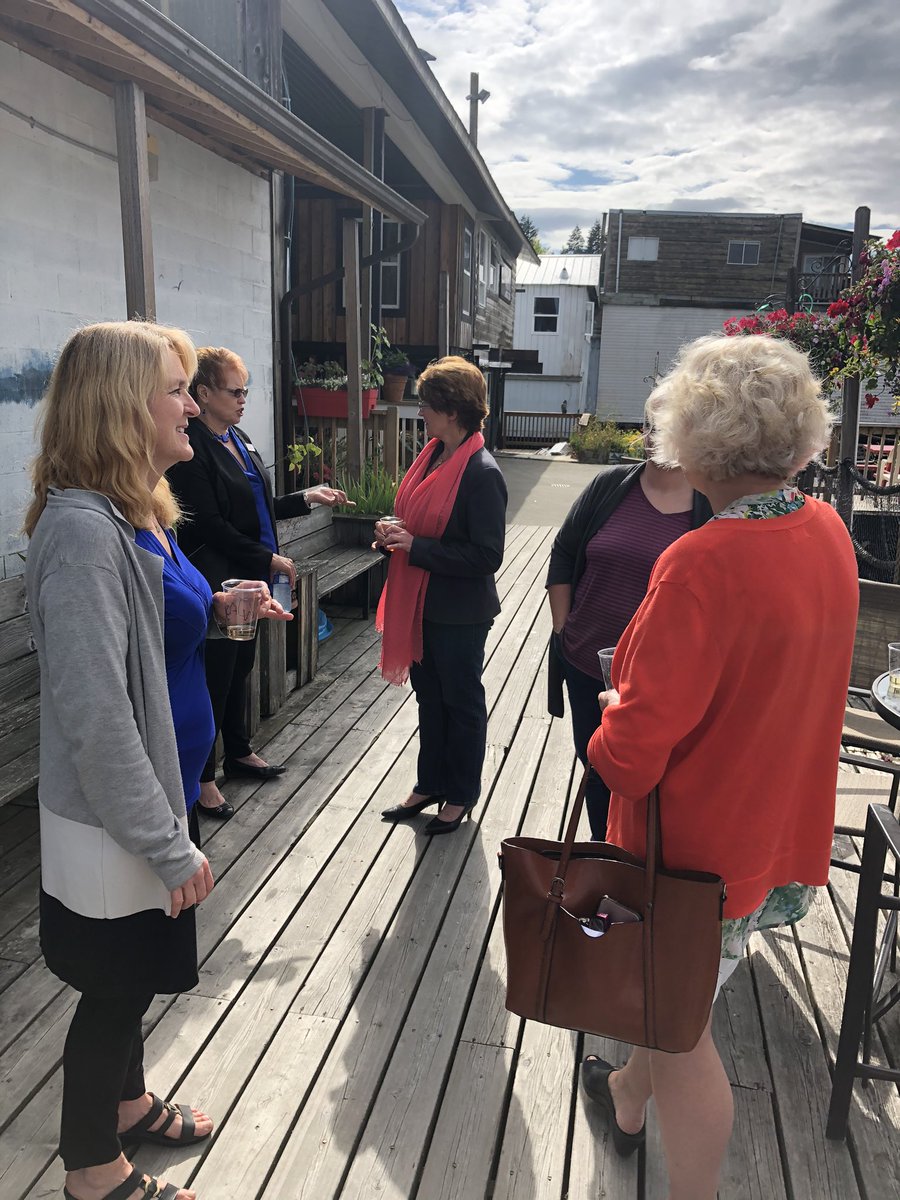 SpaOne7's tweet photo. A great evening with the Warmland Women’s Business Network at Cowichan Bay!  Always great to meet new people and discover new local businesses! @DuncanCowichan https://t.co/dvAGdDjFy2