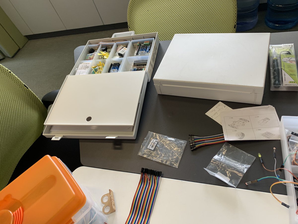 sdhesketh's tweet image. Making is a messy business and thats half the fun! @rogerwagner @microbit_edu #makerbit #microbit #makeredu @garystager getting ready for the new school term!