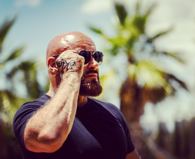 😎#king #jeanpallett #dirkmoormallorca #tatoo #itsafuckingjob https://t.co/MULd1dEshi<a href="/tag/king"class="tags">#king</a><a href="/tag/jeanpallett"class="tags">#jeanpallett</a><a href="/tag/dirkmoormallorca"class="tags">#dirkmoormallorca</a><a href="/tag/tatoo"class="tags">#tatoo</a><a href="/tag/itsafuckingjob"class="tags">#itsafuckingjob</a>