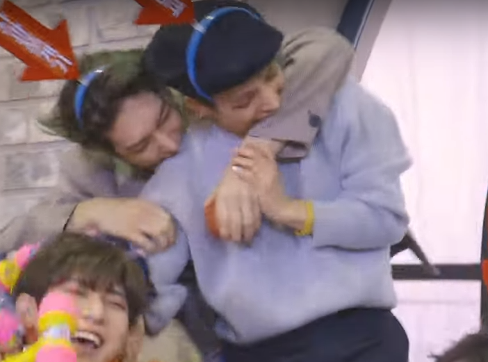 a thread of mingi and hongjoong biting each other because this shit happens way more than it should..