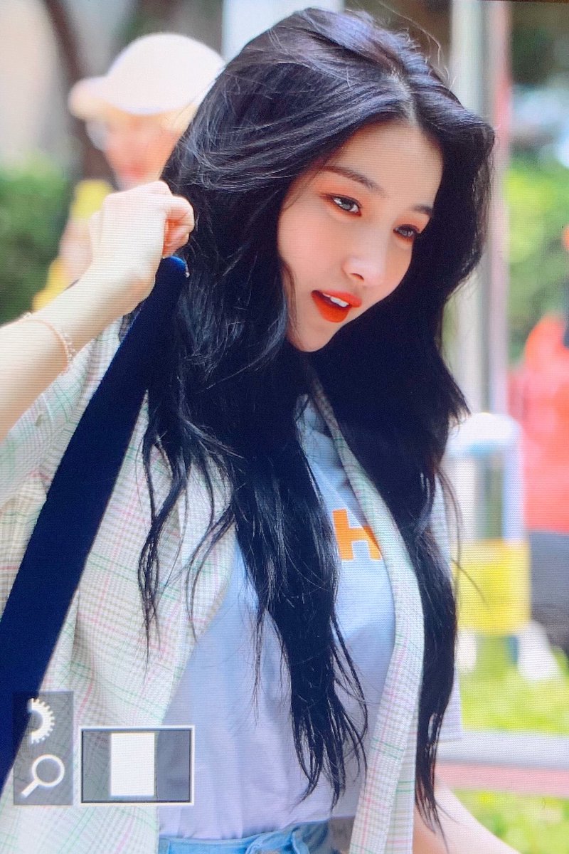 some1kr's tweet photo. 200708 프리뷰
#여자친구 #소원 
#GFRIEND #SOWON

today’s 🧡🧡🧡 https://t.co/wAMk1E6ZT8