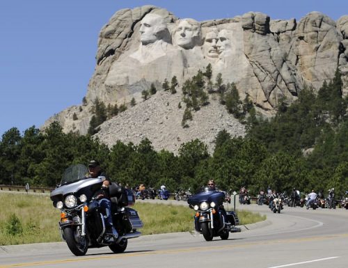 jcbiketravel1's tweet photo. STURGIS BLACK HILLS BIKE RALLY-BUCKET LIST! DON'T DREAM https://t.co/LhFryovZW3 IT..ROCK THE ROCKIES! STARTED ON AUGUST/1/ IN DENVER. LEAVING ON AUGUST-2- SUNDAY FOR 12 DAYS,WE WILL SEE THE ROCKY NTL.PARK,VERNAL, YELLOW STONE NATL,JACKSON WY,BUFFALO BILL CODY ETC.GOONJCBIKETRAVEL https://t.co/Kxn70LGejh