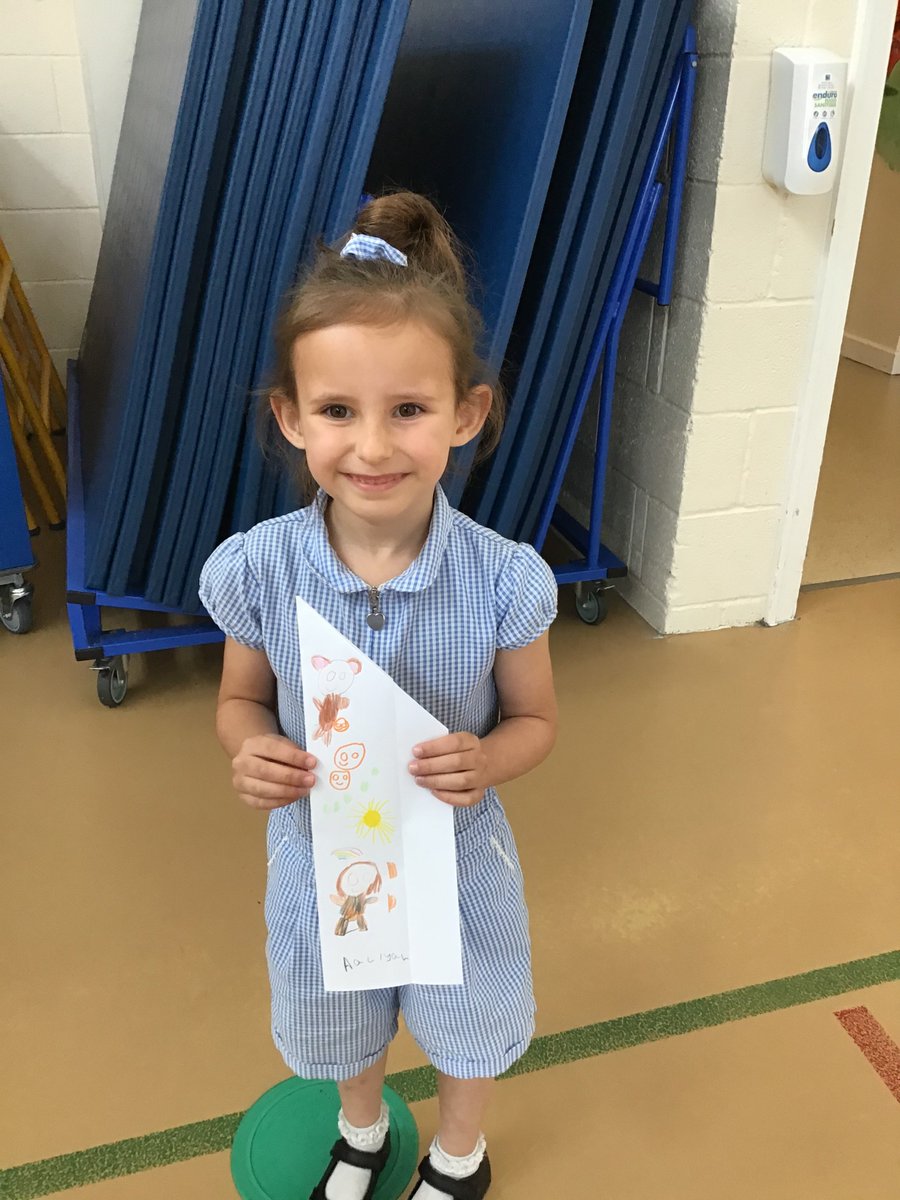 RakegatePrimary's tweet image. During, rainbow hour, Miss Livesey's bubble made and decorated paper planes. #BlackCountryRainbowHour